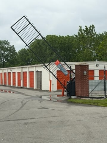 Gate completely derailed and leaning off track at Indianapolis storage facility